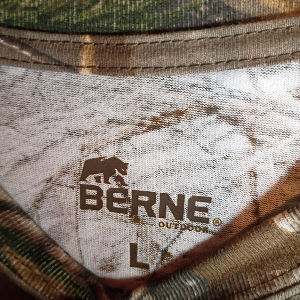 Berne Outdoor Realtree Edge Camo T-Shirt Men’s Large NWT Pocket Tee Hunting Work - Picture 4 of 7
